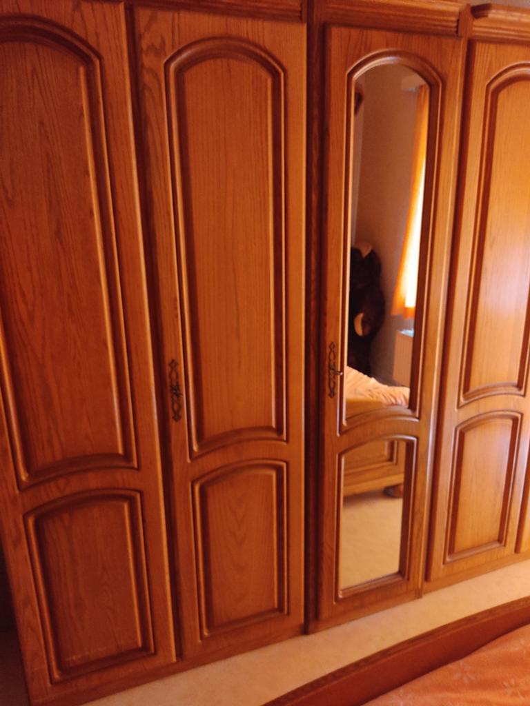 Kerselaar slaapkamer, Enlèvement