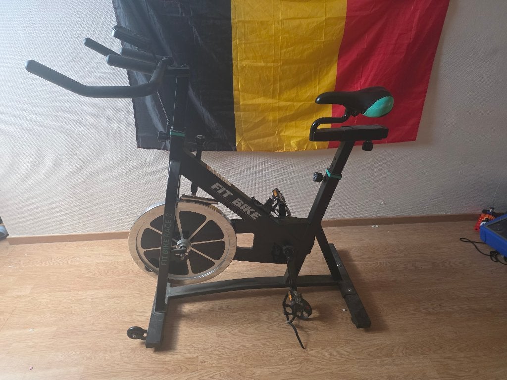 Spinningfiets, Sport en Fitness, Fitnessapparatuur, Ophalen, Gebruikt, Spinningfiets