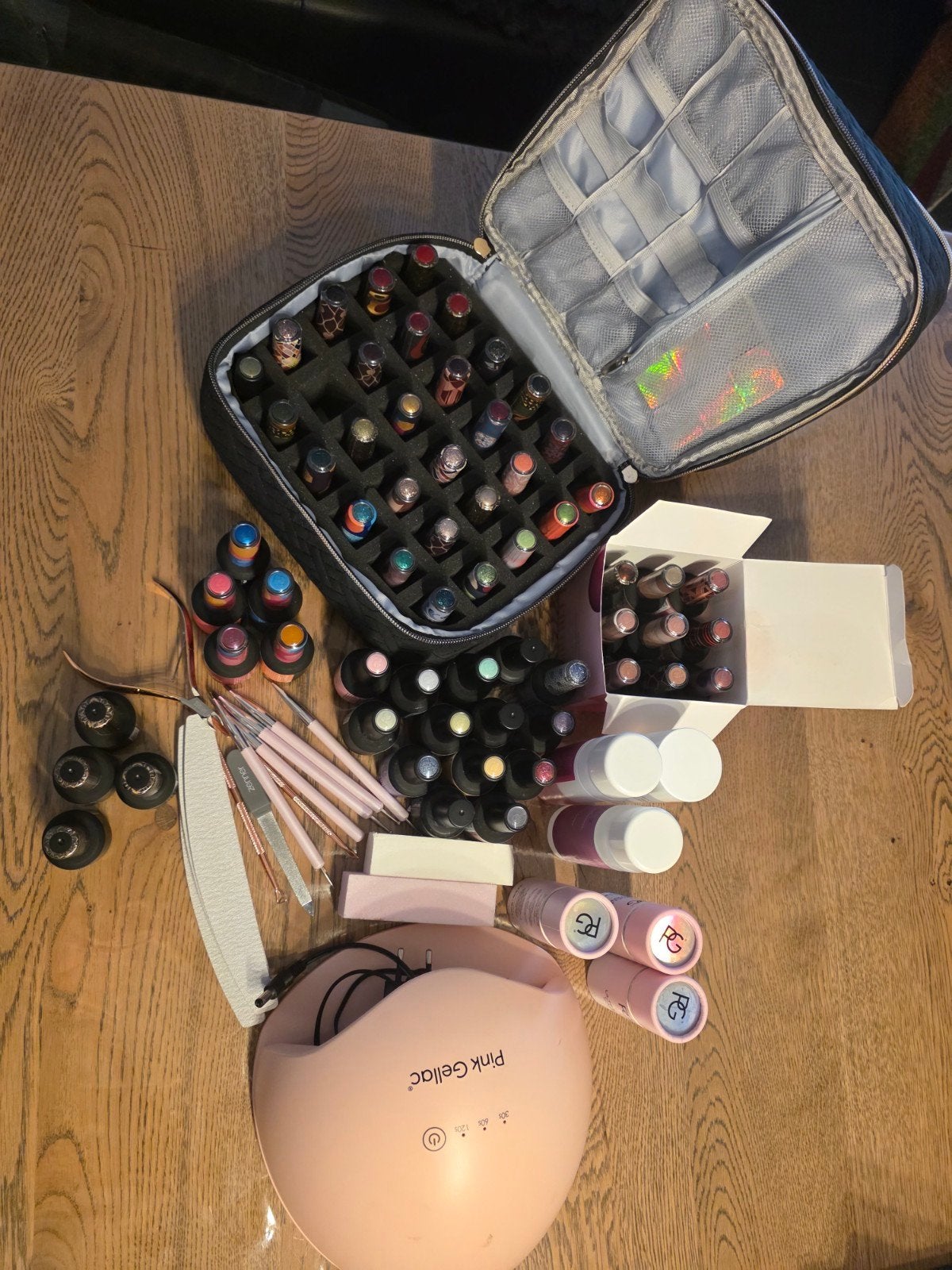 Te koop : Pink Gellac starter set met lamp en 60 kleurtjes, Handtassen en Accessoires, Uiterlijk | Haarverzorging, Ophalen
