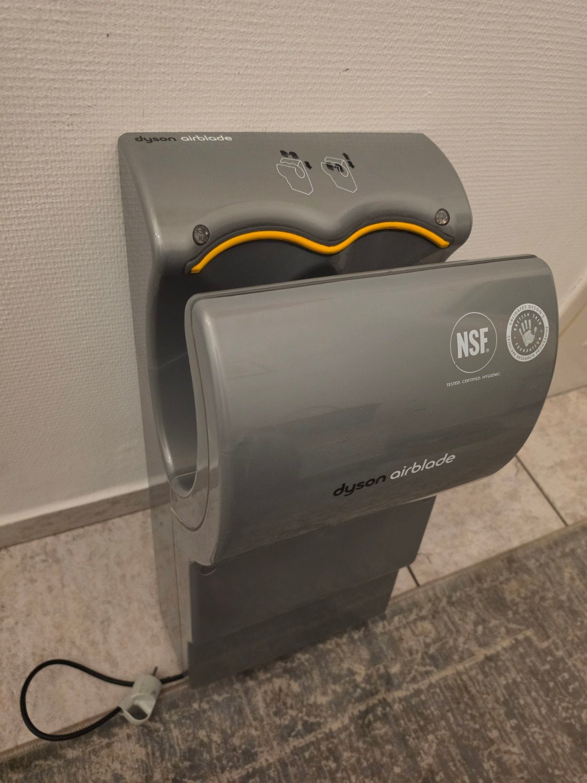 2x Dyson Airblade handdroger Professional, Ophalen of Verzenden