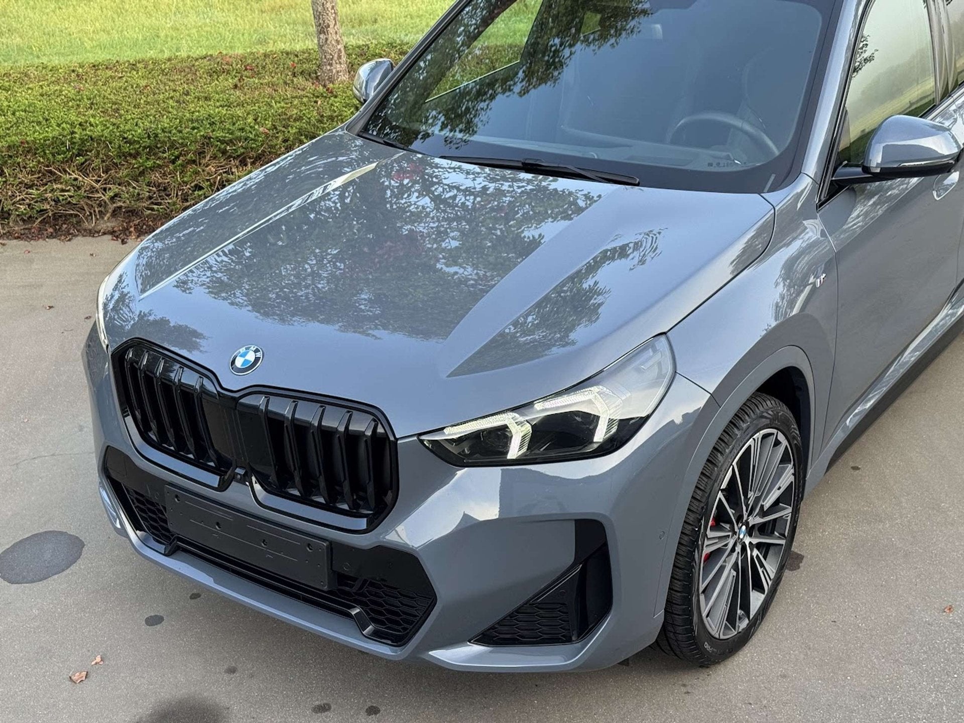 BMW X1 sDrive20i M Sport Pro / FULL OPTION / PANO / TREHAAK, Autos, X1, Argent ou Gris, Achat, Euro 6
