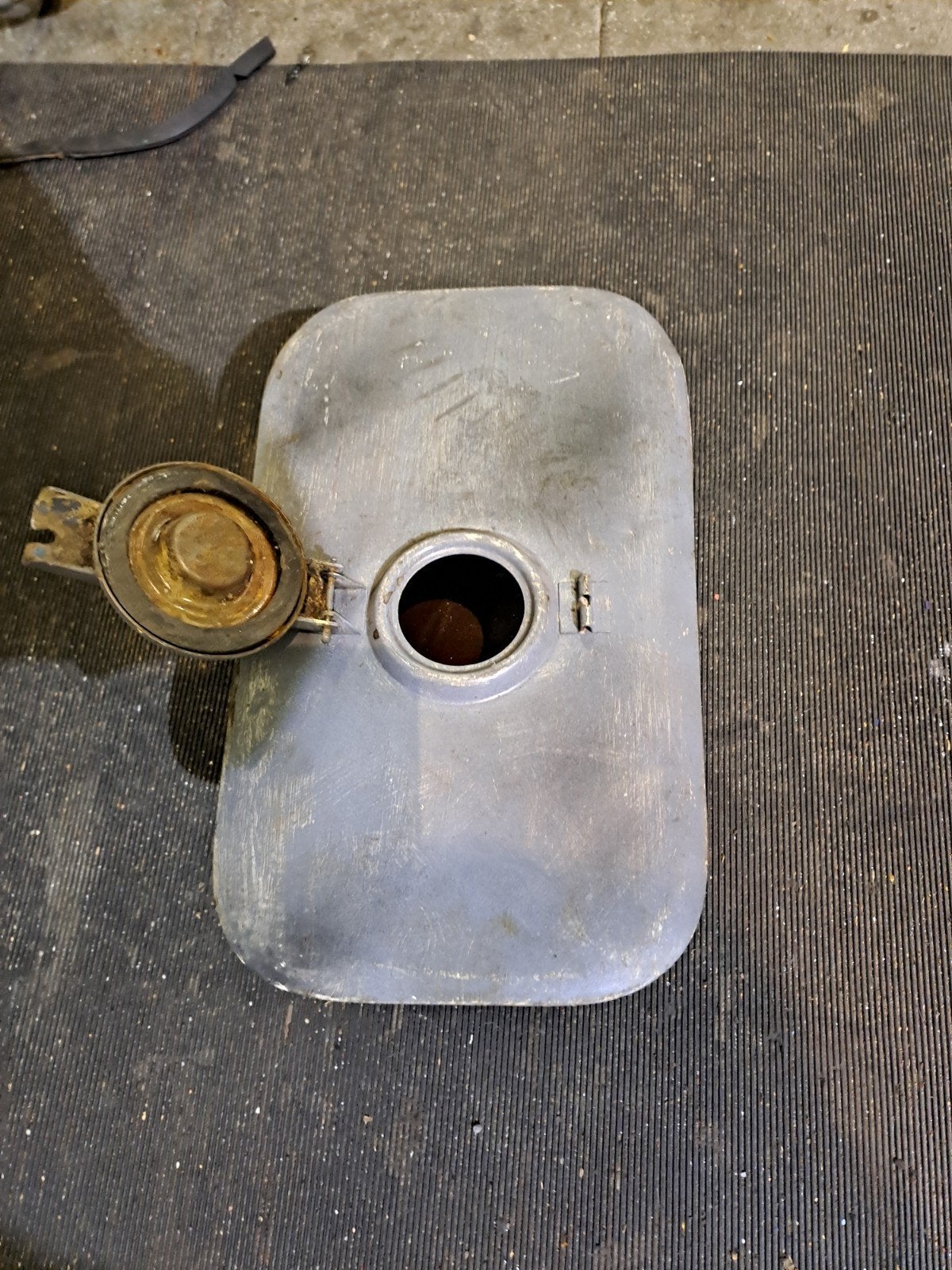 Vespa Faro Basso originele zeer vroege benzinetank Open bil., Fietsen en Brommers, Brommeronderdelen | Scooters, Vespa, Tank, Ophalen