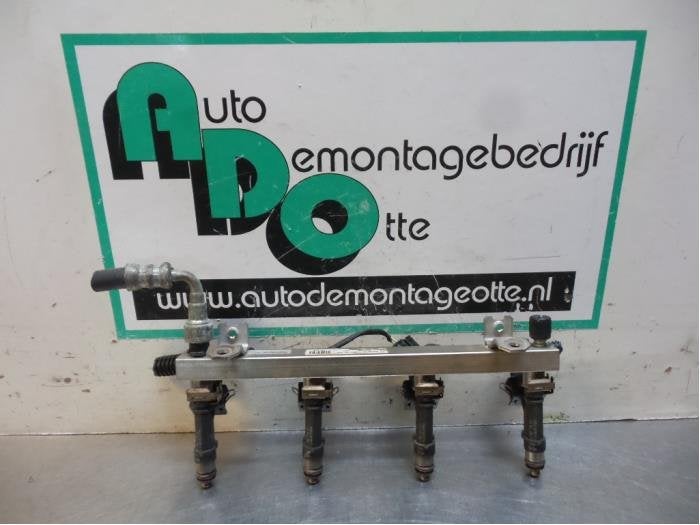 Galerij (Injectie) van een Opel Corsa (Corsa C 00-), Gebruikt, -, -, Opel