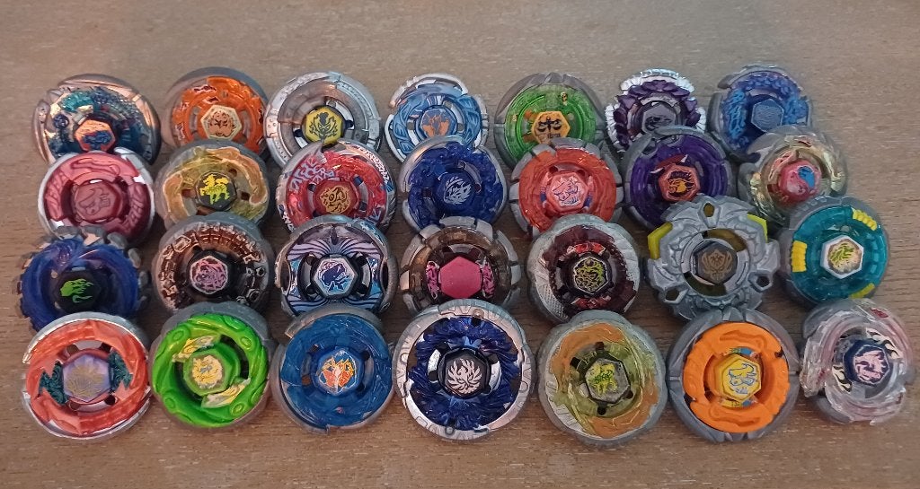 Beyblades tussen 3 en 10 euro per stuk, Ophalen, Zo goed als nieuw