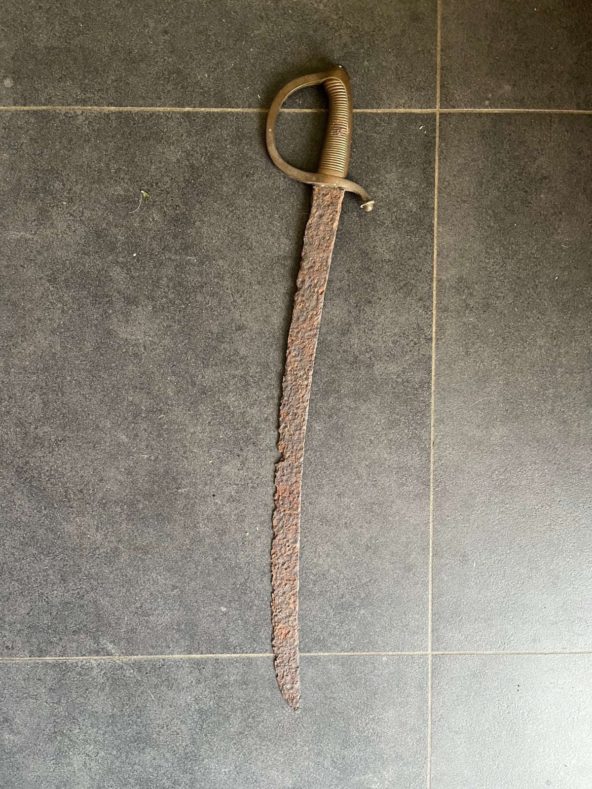 Epave sabre briquet, Enlèvement ou Envoi
