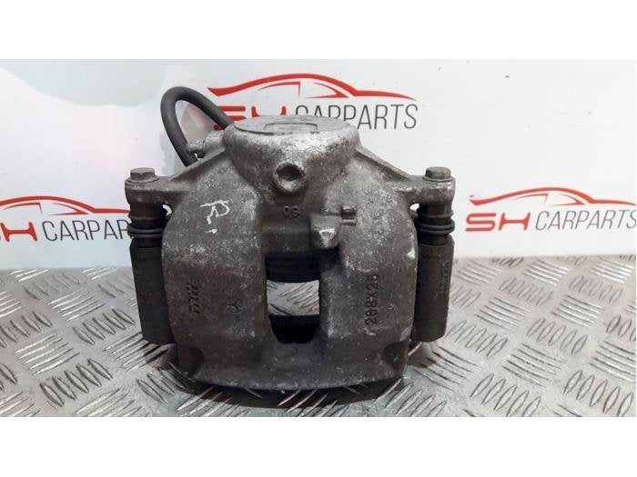 Etrier de frein (pince) avant droit d'un Mercedes CL, Autos : Pièces & Accessoires, 3 mois de garantie, Utilisé, -, -