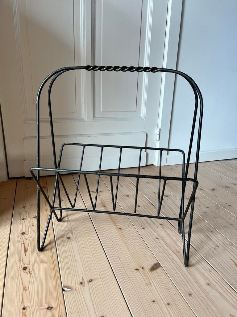 Porte-journaux/porte-revues vintage en fer à traîneau, Maison & Meubles, Accessoires pour la Maison | Porte-journaux & Porte-revues