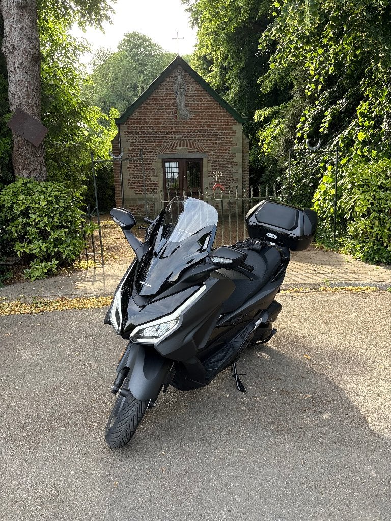 Honda Forza 125 (2025, 6500 km, noir), Scooter, Occasion, Permis Moto A1 minimum, ABS