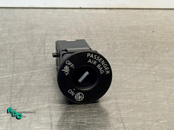 Airbag commutateur d'un Nissan Note (Note 13-), -, 3 mois de garantie, Utilisé, -