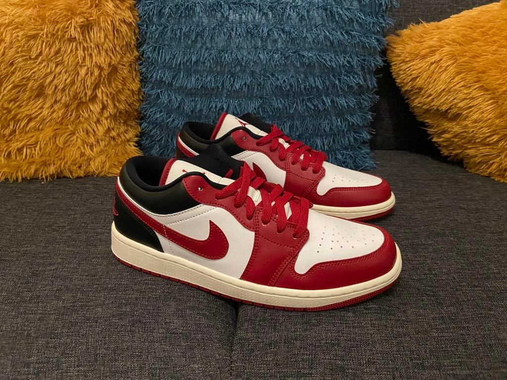 Nike air jordan 1 low taille 42,5, Neuf, Enlèvement ou Envoi, Autres couleurs, Baskets