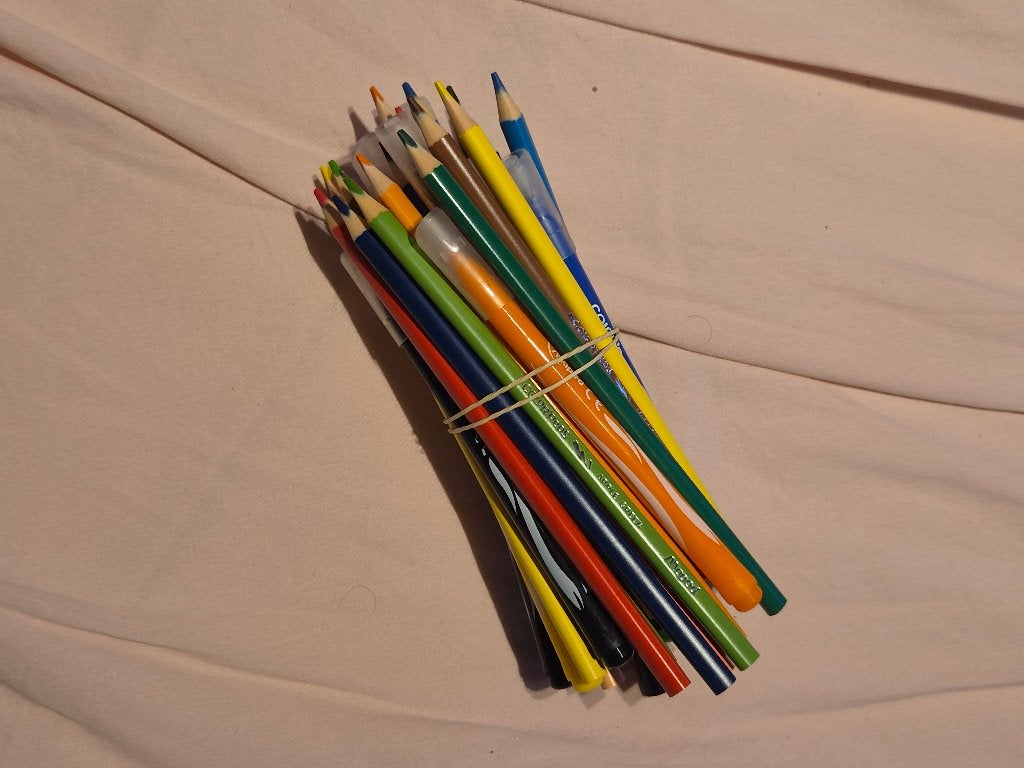 Feutres et crayons, Divers, Fournitures scolaires, Enlèvement, Comme neuf