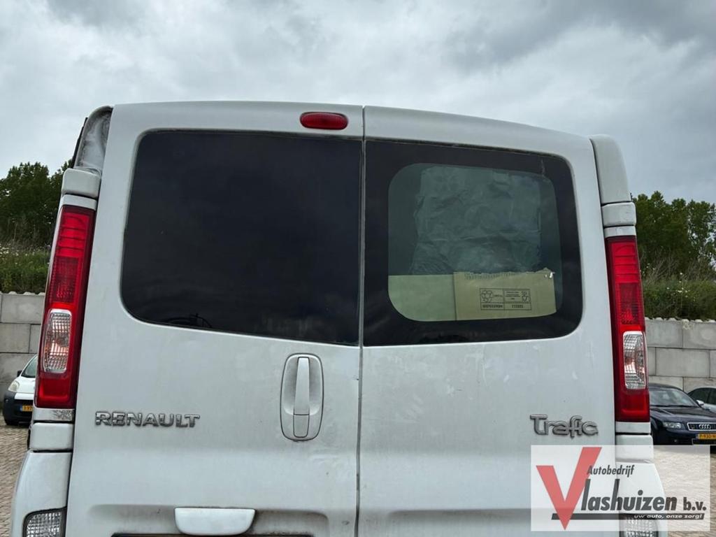 Renault Trafic 2.5 dCi T29 L1H1 | MOTOR NIET IN ORDE! | € 1., Auto's, Bestelwagens en Lichte vracht, Renault, Bedrijf, Diesel