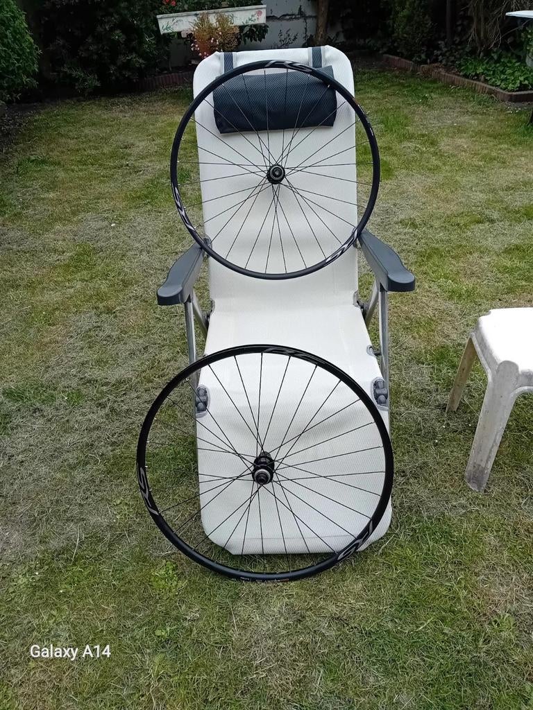 Paire de roues shimano rs 171disc, Enlèvement ou Envoi