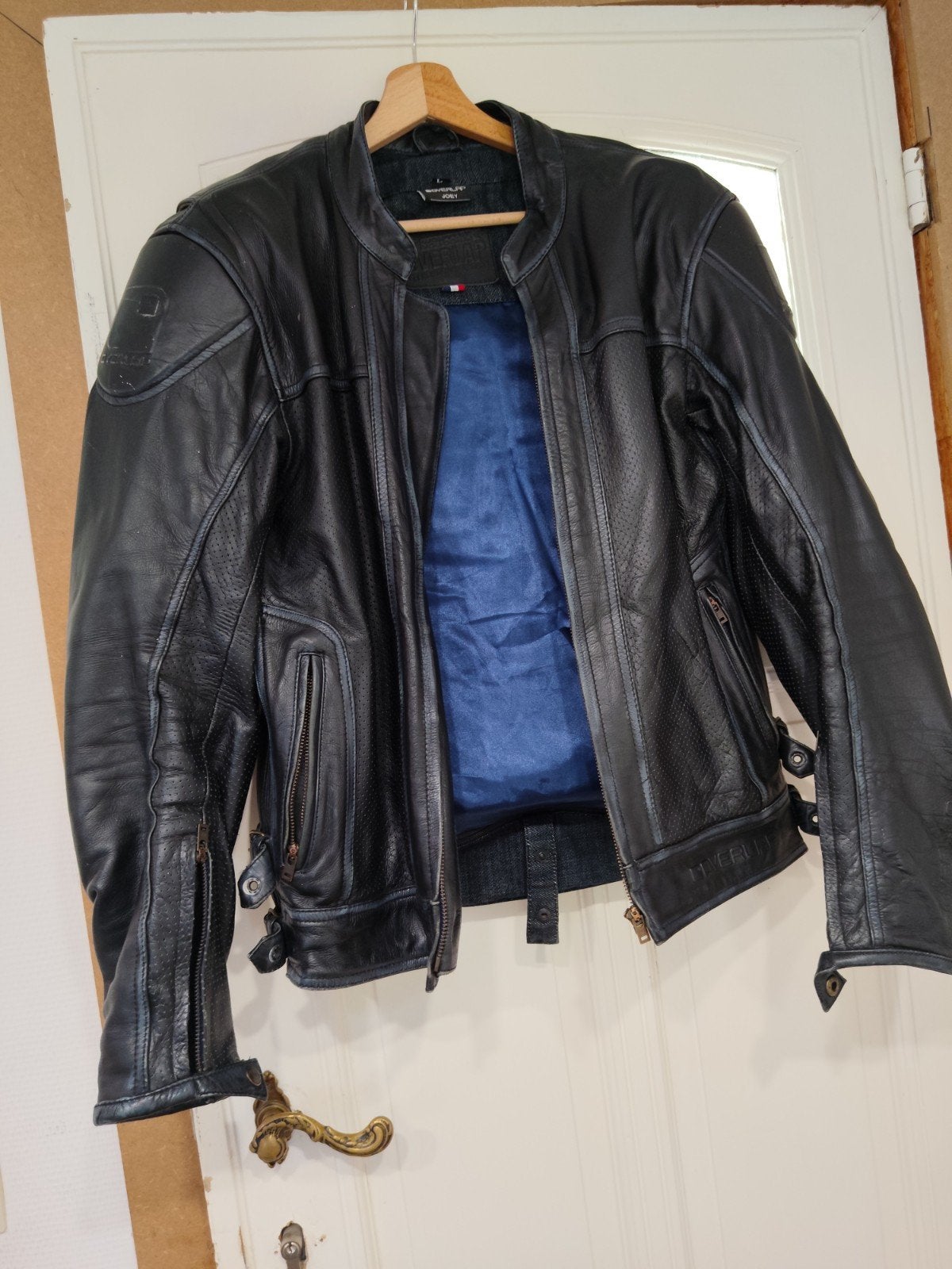 veste moto overlap, Enlèvement