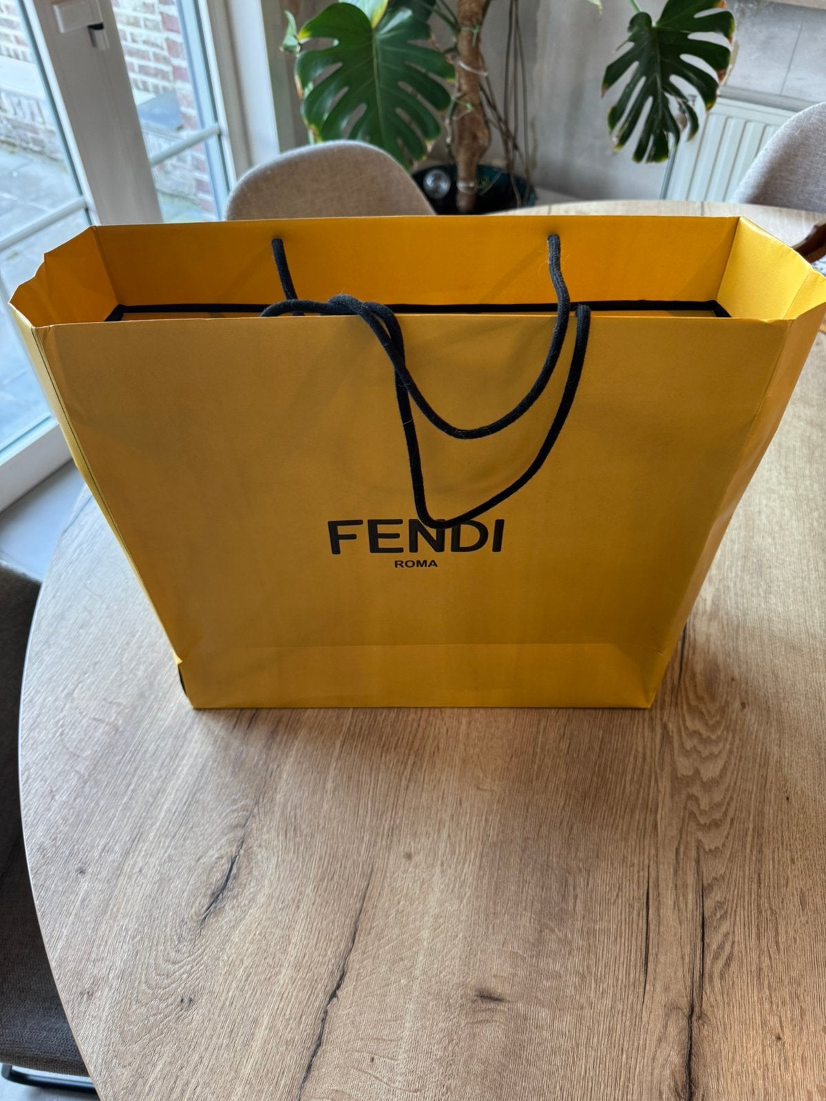 Pokémon X Fendi X FRGMT, Bijoux, Sacs & Beauté, Enlèvement, Comme neuf