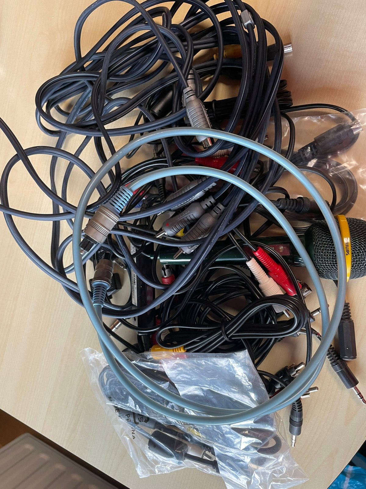 Lot audiokabels (toslink, een microfoon, splitter,…), TV, Hi-fi & Vidéo, Câbles audio & Câbles de télévision, Enlèvement ou Envoi