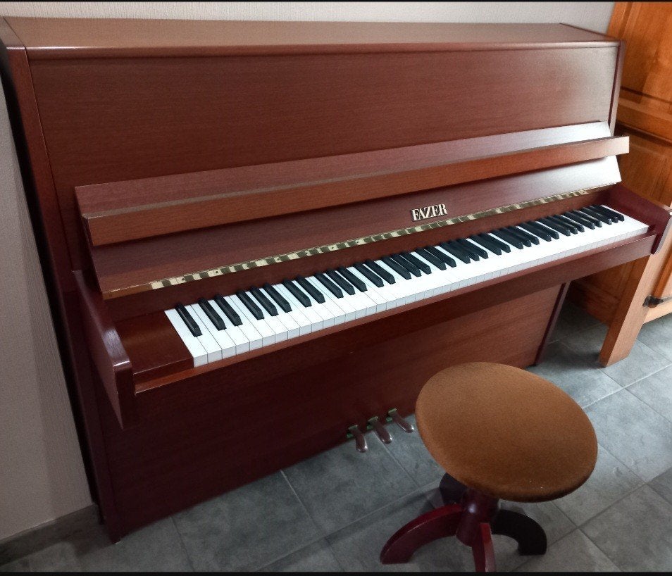 Piano brun Fazer en parfait état !, Musique & Instruments, Pianos, Enlèvement, Comme neuf, Brun, Piano
