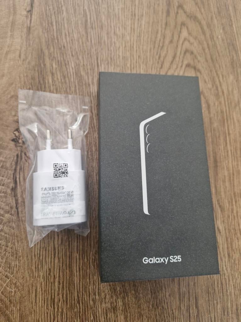 Samsung S25 met 1 jaar GARANTIE nog, Telecommunicatie, Mobiele telefoons | Samsung, 128 GB, Ophalen, Zo goed als nieuw