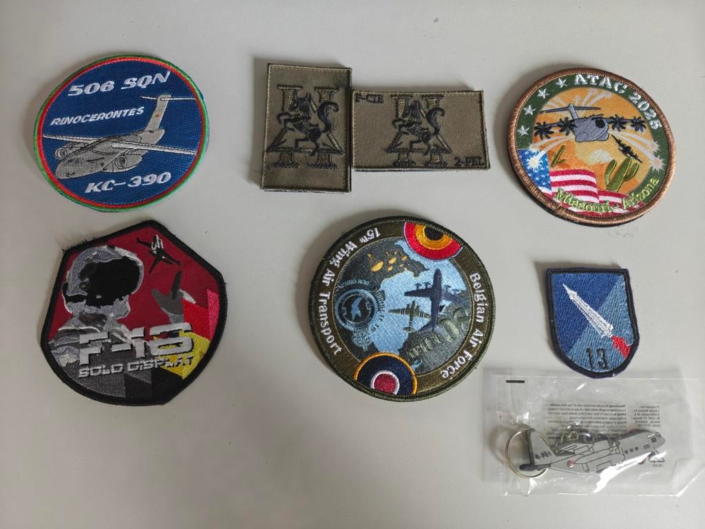 Lot defensie: badged, Ophalen