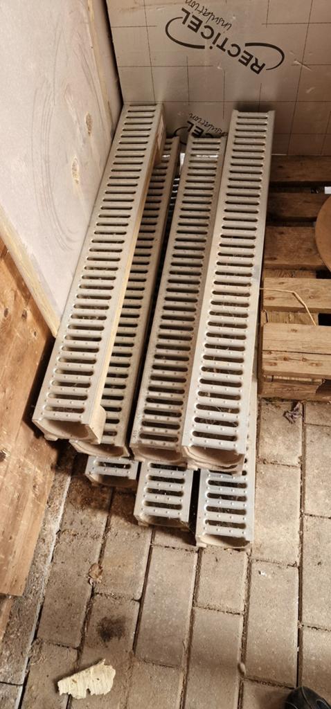 Afwateringsgoten 8 Stuks. 1 M lang, Ophalen