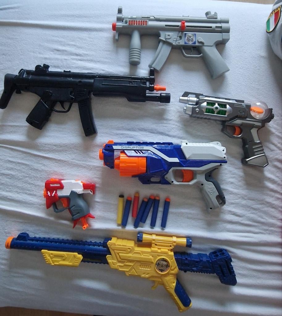 Plusieurs pistolets, mitraillettes a air  ou bruitages, Enlèvement