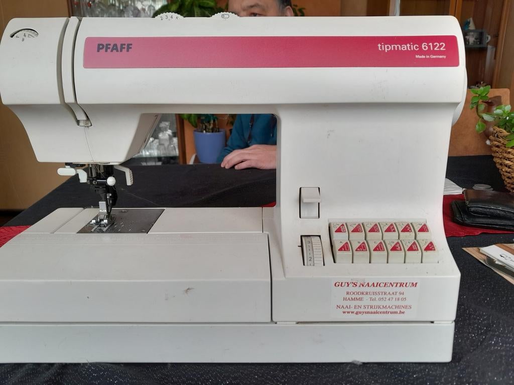 Naaimachine  als nieuw, Ophalen, Naaimachine