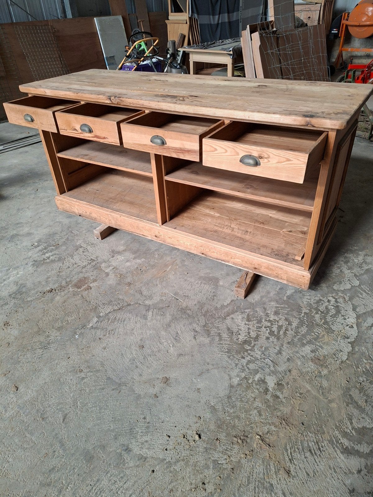 Armoire de comptoir, Enlèvement