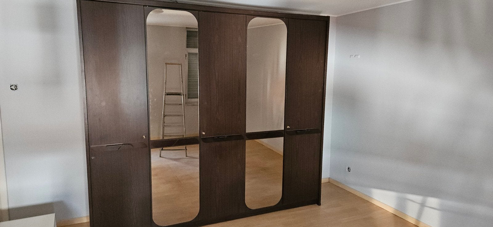 Garde-robe 5 portes