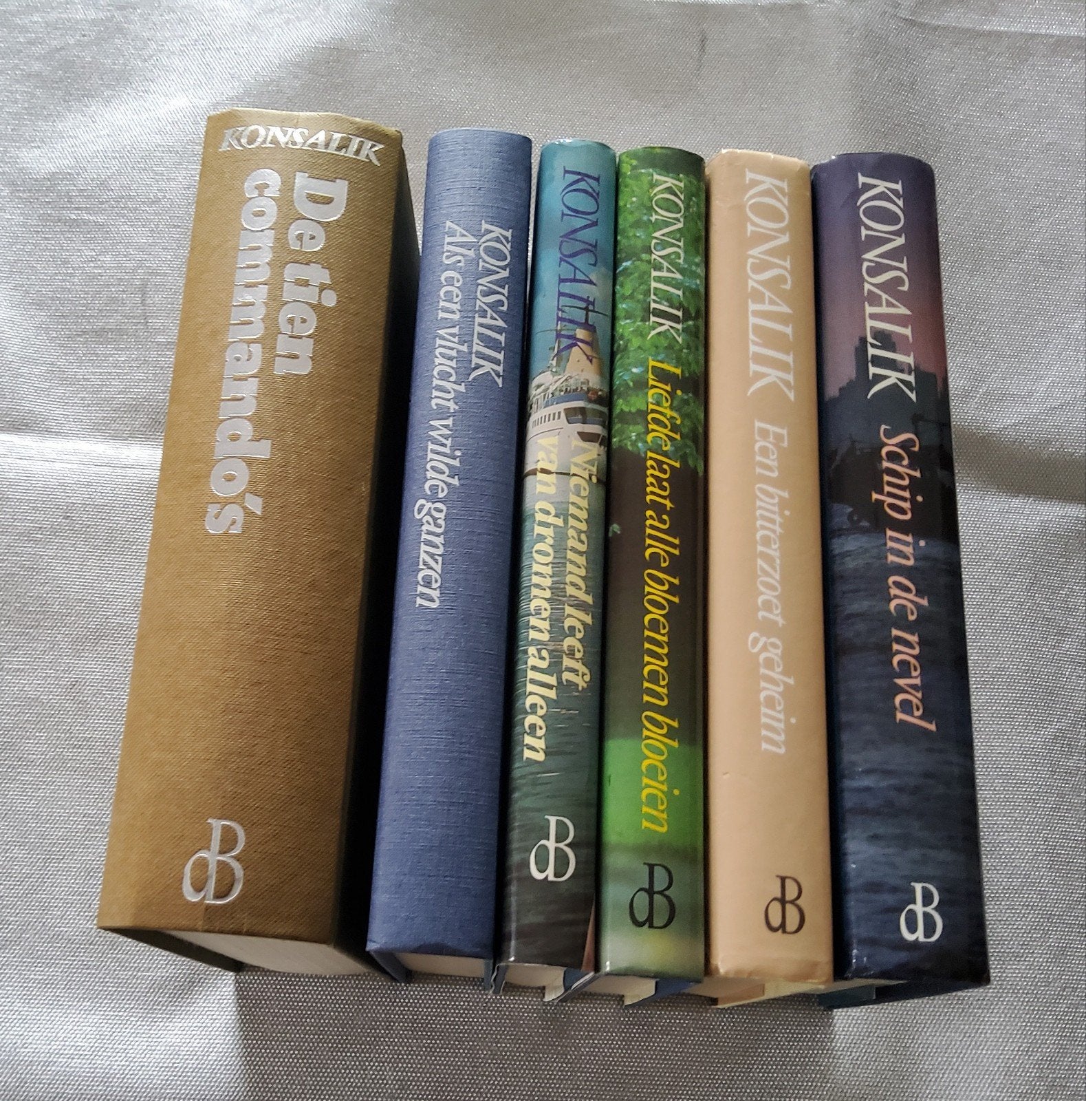 6 romans van Konsalik. 2.5/3.00 €/stuk of 10.00 € samen, Ophalen, Gelezen, Konsalik