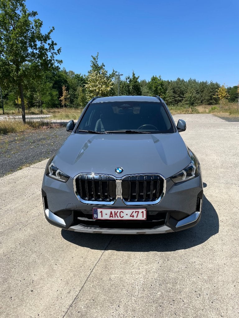 BMW X1 sDrive 18i, Argent ou Gris, Achat, Phares entièrement LED, Euro 6