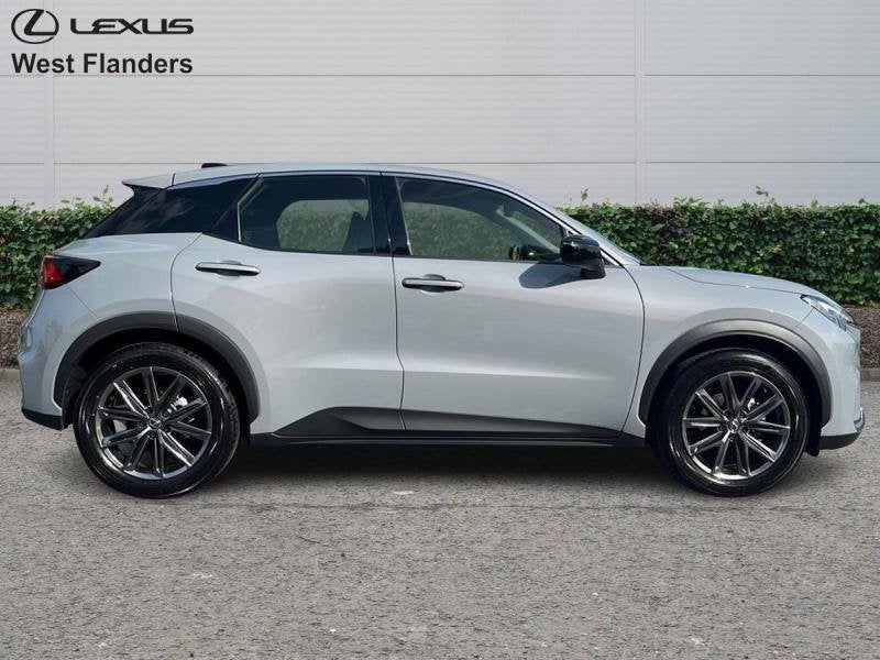 Lexus LBX Elegant+cam+sens V+A, Autos, 100 kW, Argent ou Gris, Achat, Euro 6