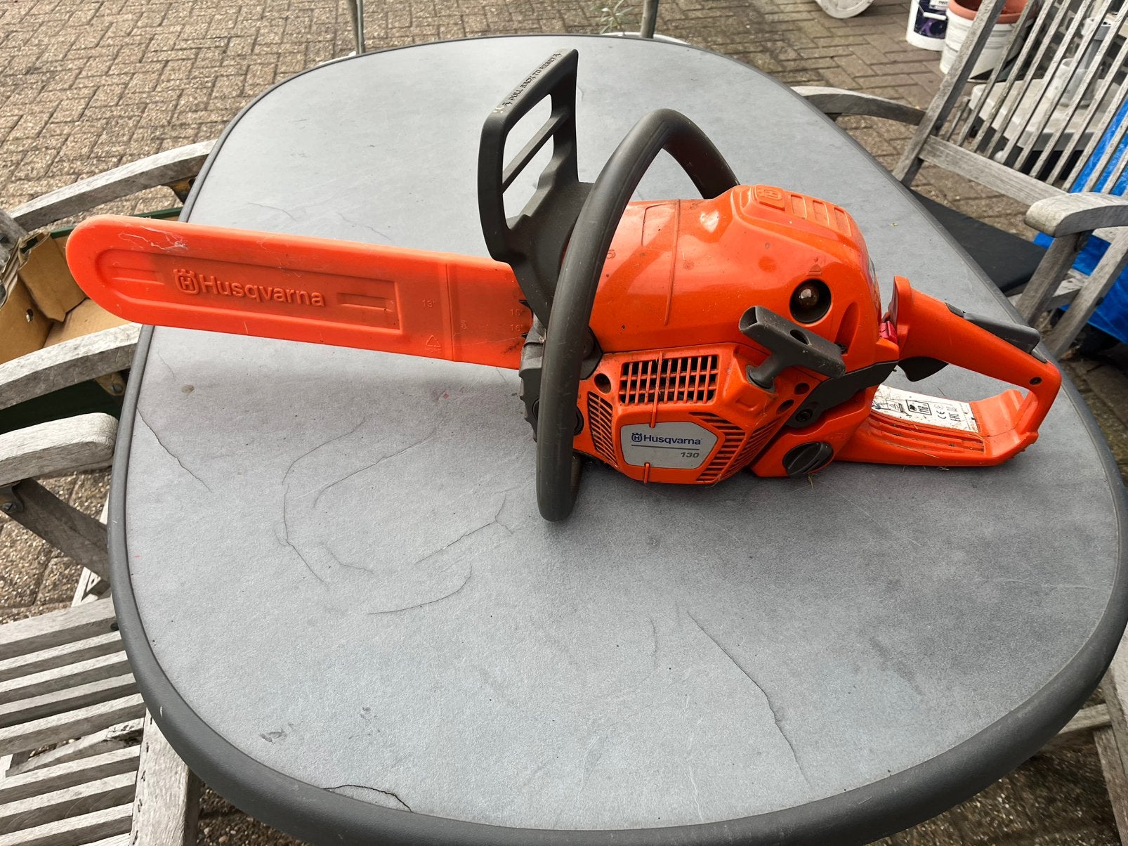 Husqvarna 130 (benzine) kettingzaag, Bricolage & Construction, Outillage | Scies mécaniques, Enlèvement, Tronçonneuse