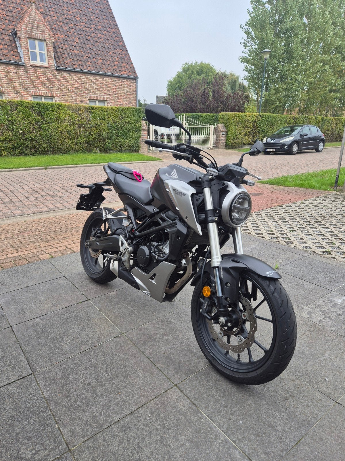 CB 125 R, Motoren, Particulier