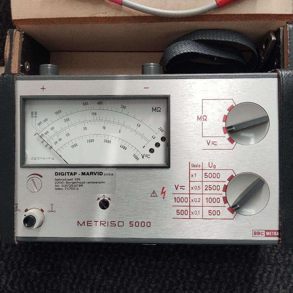 Mesureur d'isolement METRISO 500 ABB METRAWATT, Enlèvement, Comme neuf, Multimètre
