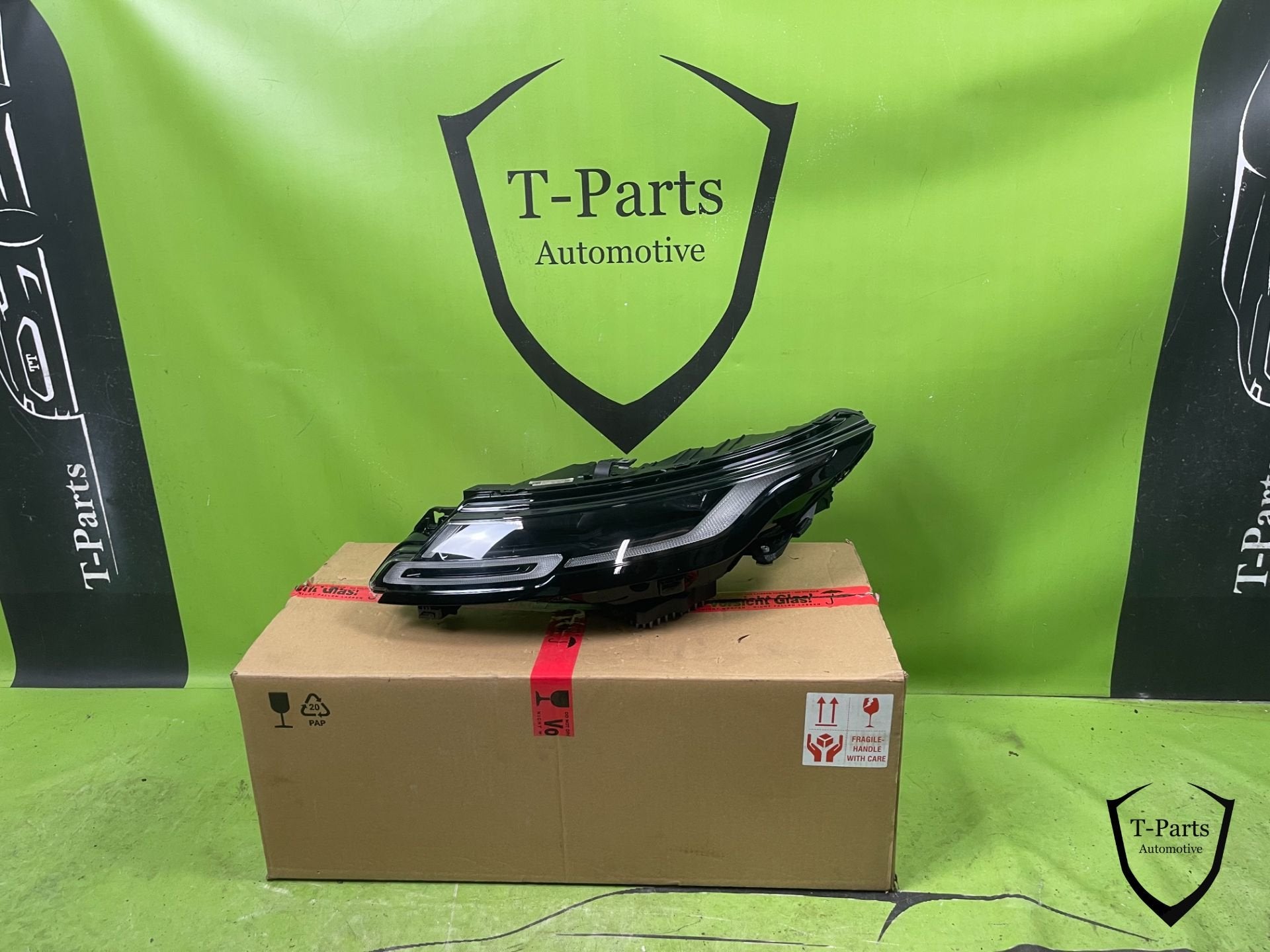 land rover RANGE ROVER EVOQUE koplamp links k8d213w030, Info@fabrikant.eu, Fabrikantstraat 1
1000 AA  Amsterdam, NL, Nieuw, Fabrikant BV