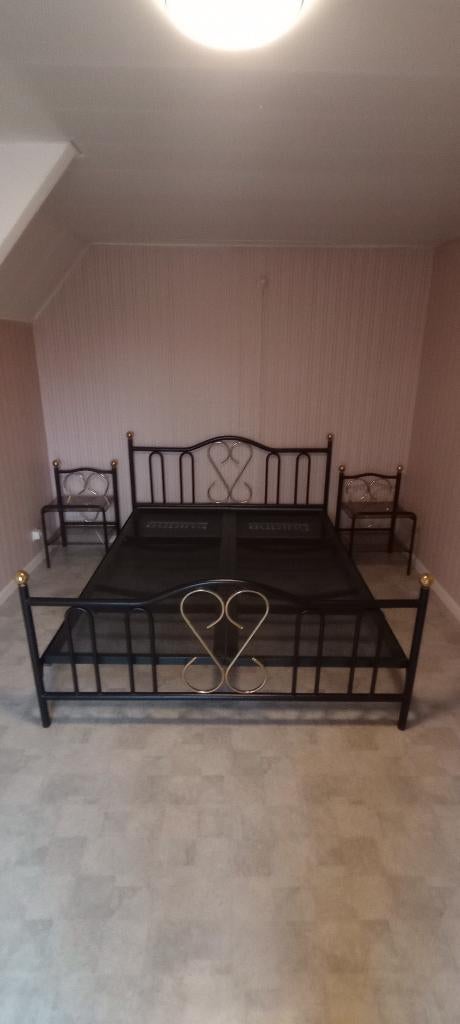 Bed in metaal 2 pers. Metalen 2 persoonsbed., Huis en Inrichting, Slaapkamer | Bedden, Ophalen, Verstelbaar, Zwart, Tweepersoons