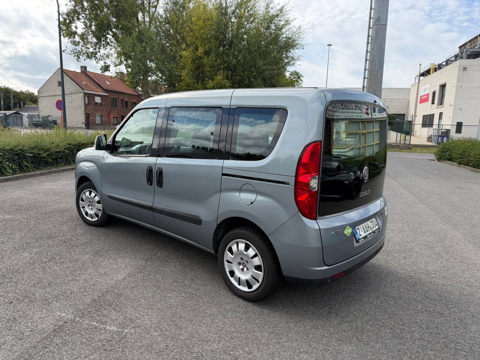 Fiat Doblo 1.4i ESSENCE +GNC, Argent ou Gris, Achat, Entreprise, Capteur de lumière