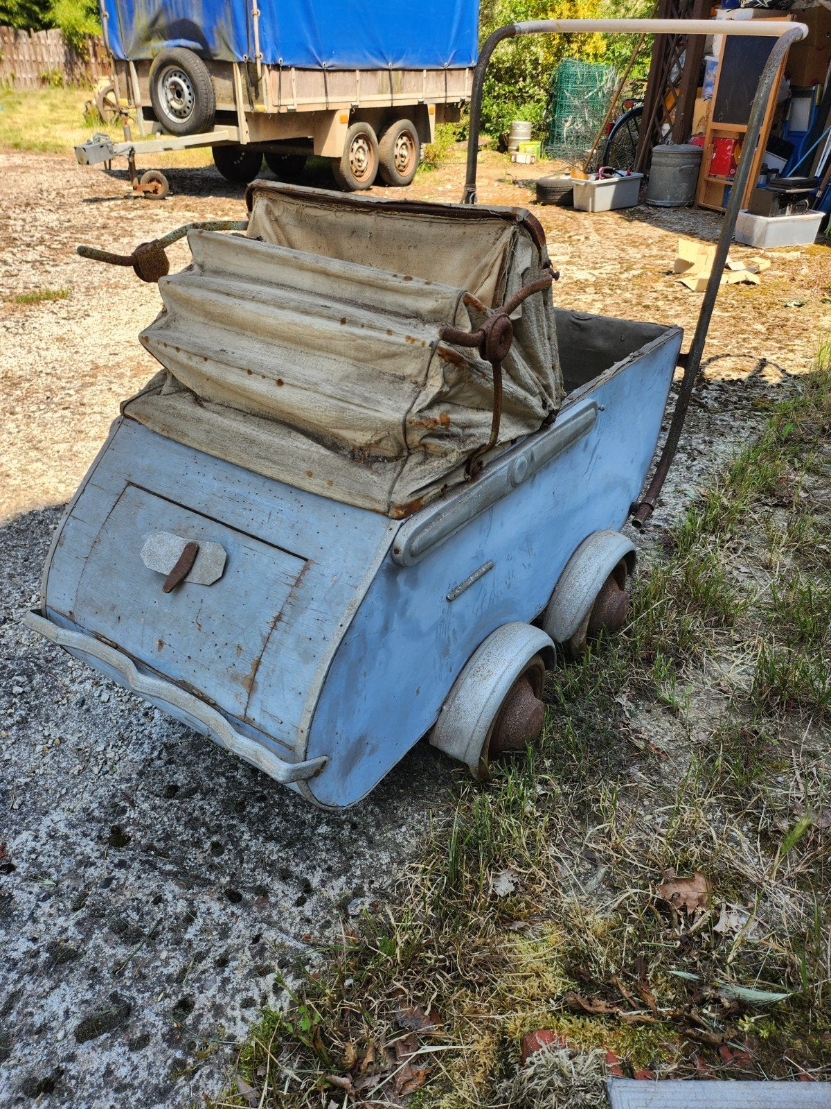 Antieke kinderwagen, jaren 1930,in redelijke staat, Antiek en Kunst, Ophalen