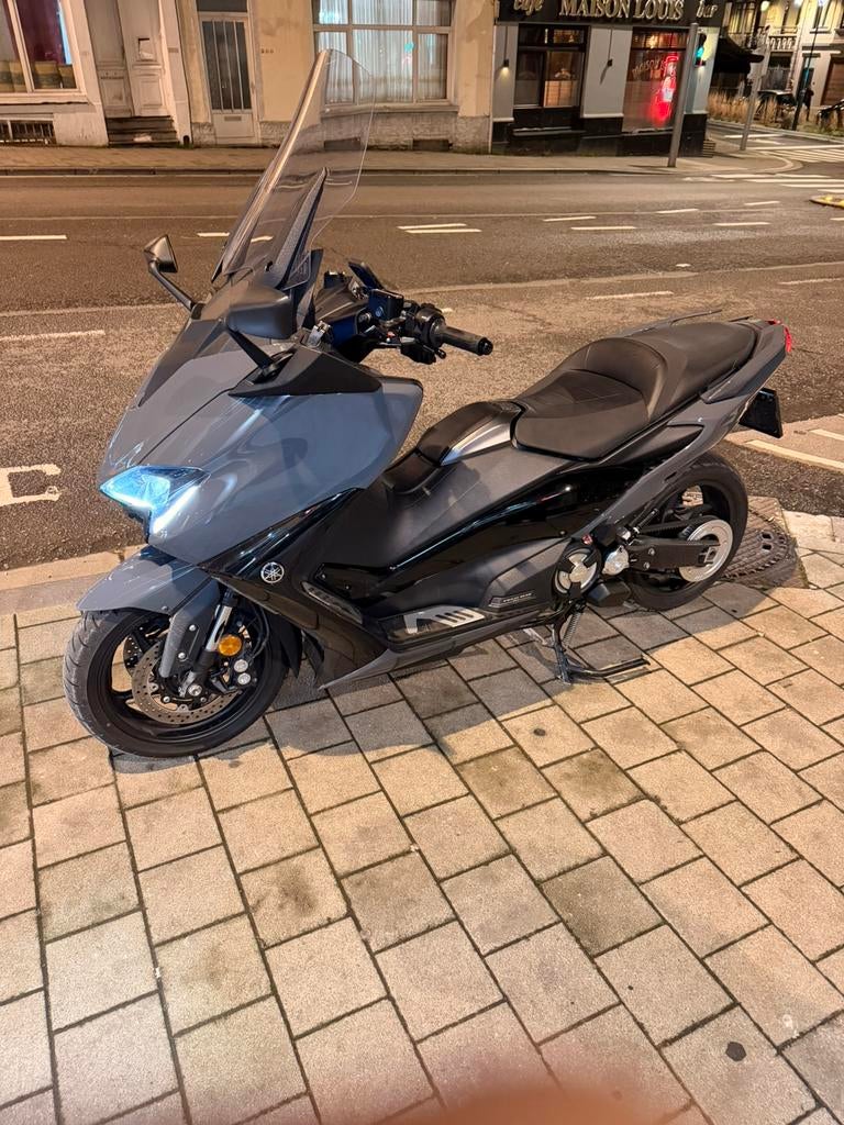 Tmax, Fietsen en Brommers, Scooters | Yamaha, Ophalen, Overige modellen, Zo goed als nieuw, Benzine