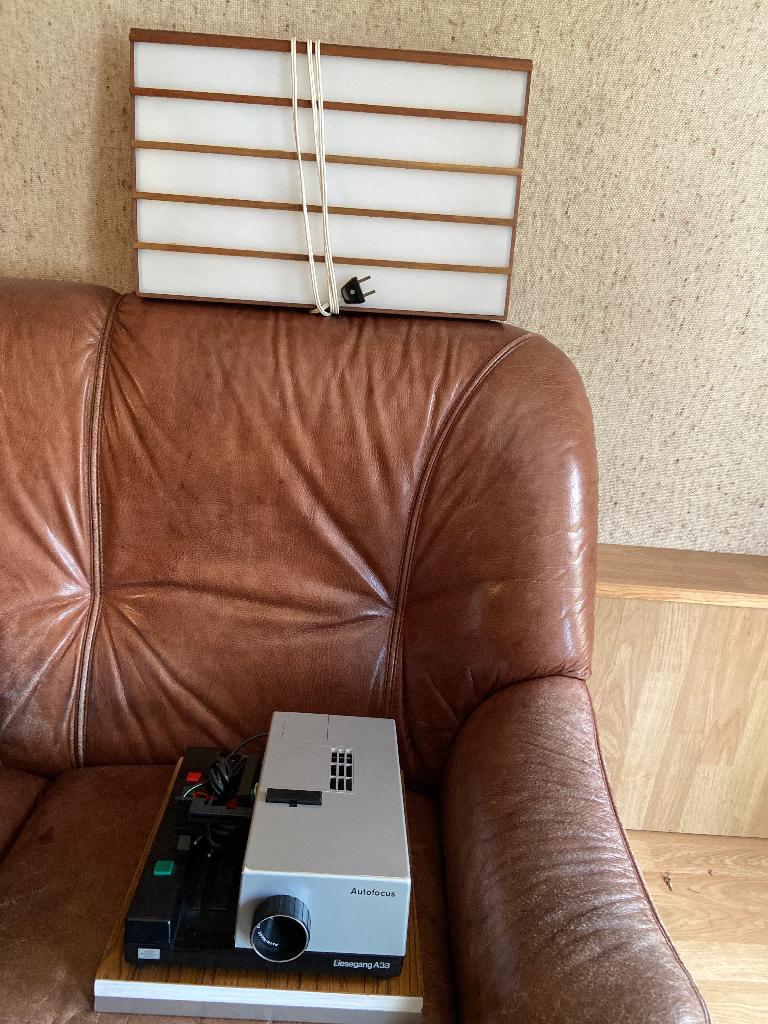 Dia projector en lichtbak, Ophalen, Met scherm