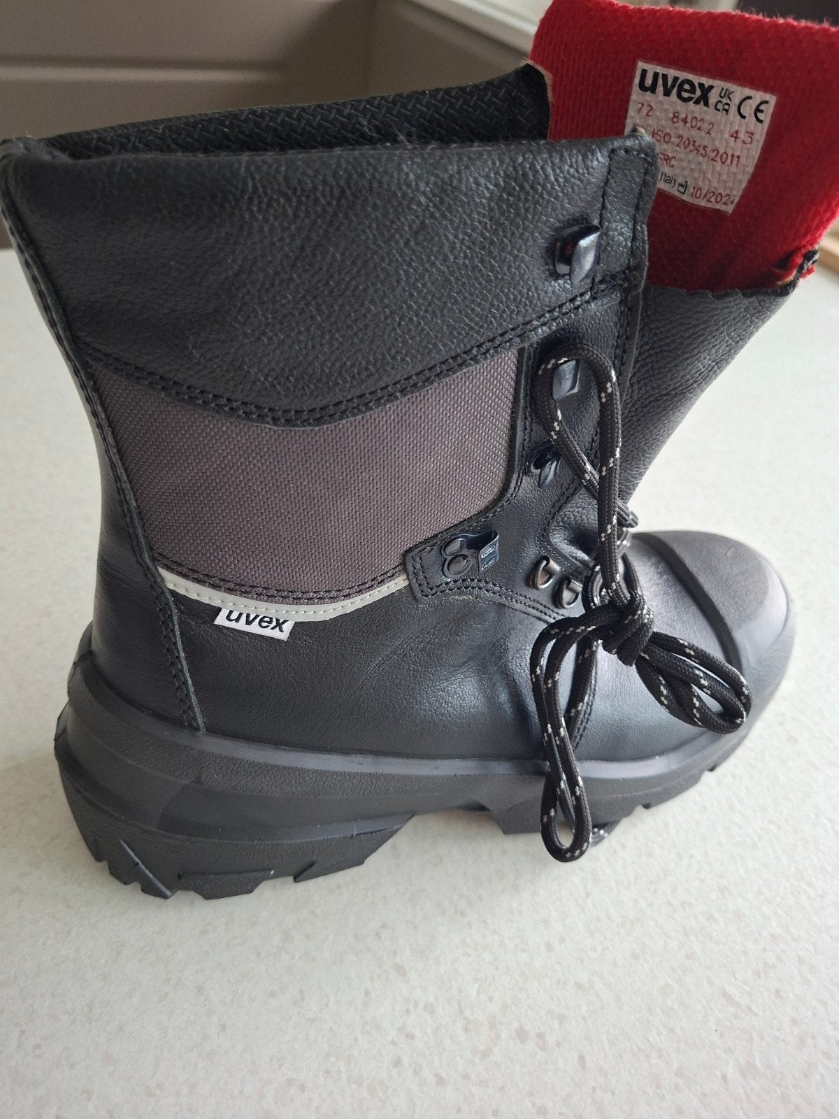 Chaussure de sécurité UVEX, modèle haut, NEUVE, taille 43, 5, Enlèvement, Neuf
