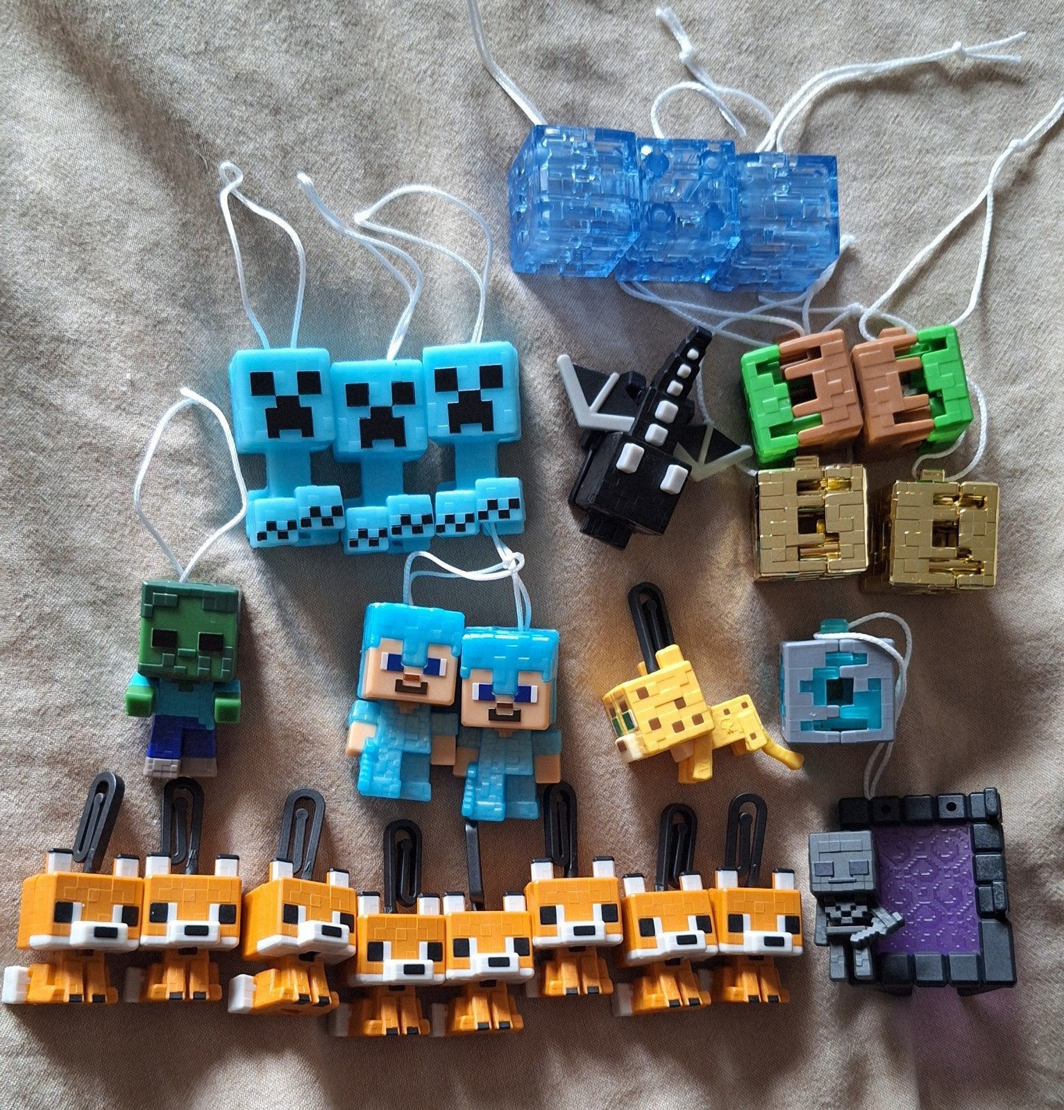 Minecraft Kinder Joy, Ophalen
