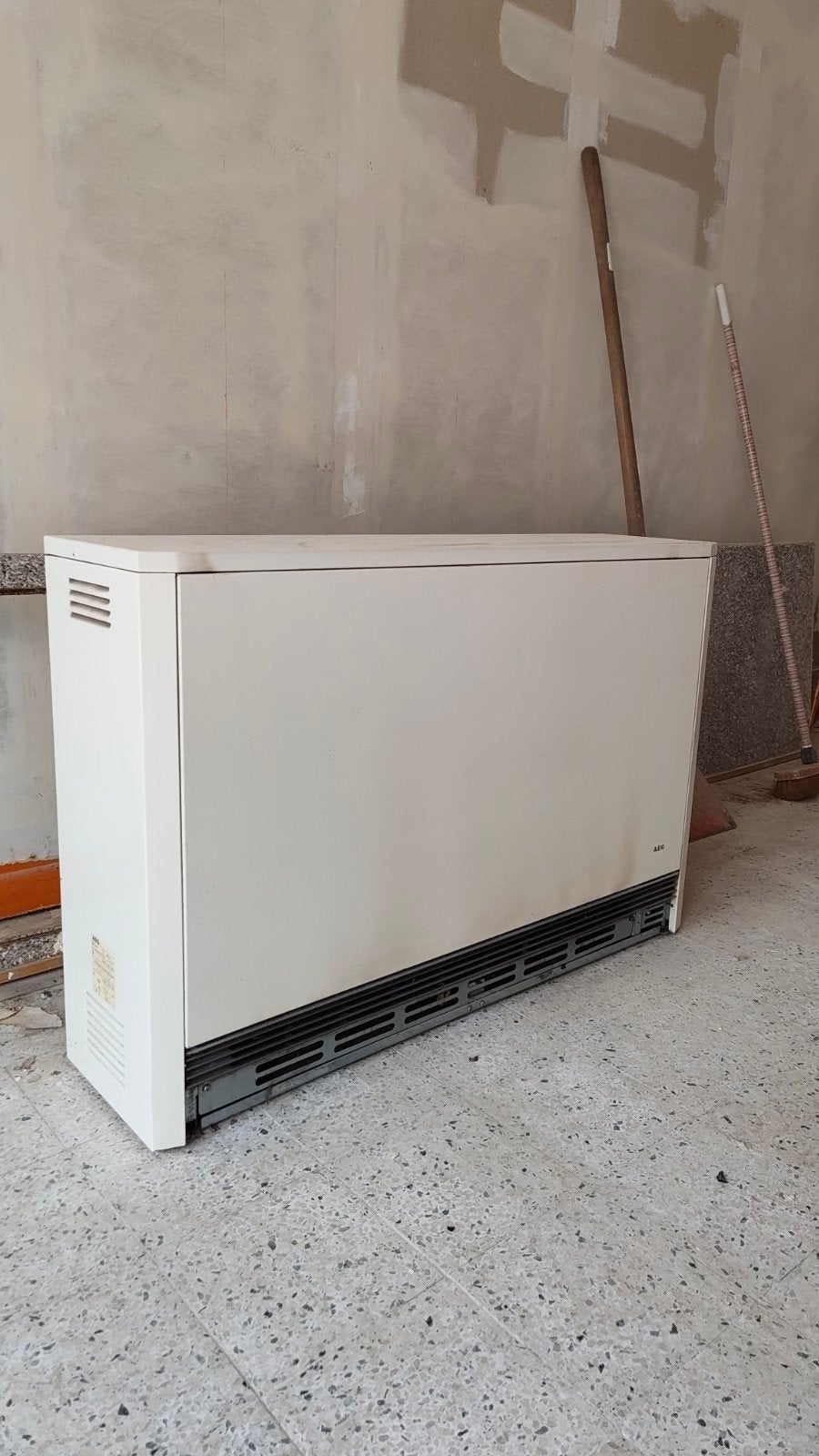Lot de 4 radiateurs à accumulation AEG (3x WSP 4010 & 1x WSP, 800 watts ou plus, Comme neuf, Enlèvement, Haut rendement (HR)