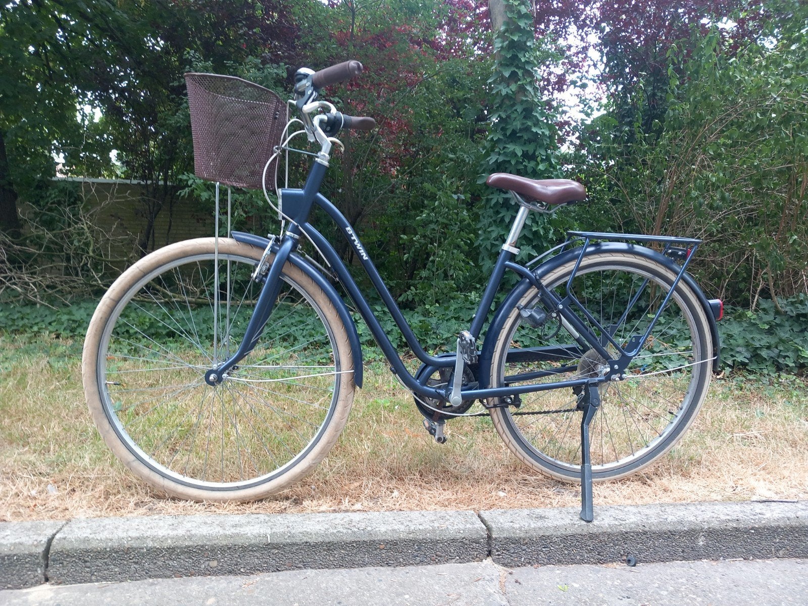 Fiets Een fiets die nauwelijks gebruikt is, hij is zo goed a, Ophalen