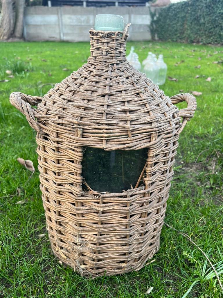 Antieke dame Jeanne in origineel gevlochten mand, Tuin en Terras, Ophalen, Gebruikt