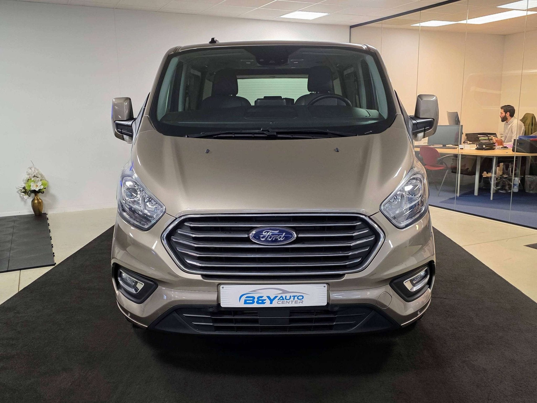 Ford Tourneo Custom 2.0 TDCi L1H1 mHEV Titanium X Hybride BT, Auto's, Voorwielaandrijving, 177 g/km, Gebruikt, 4 cilinders