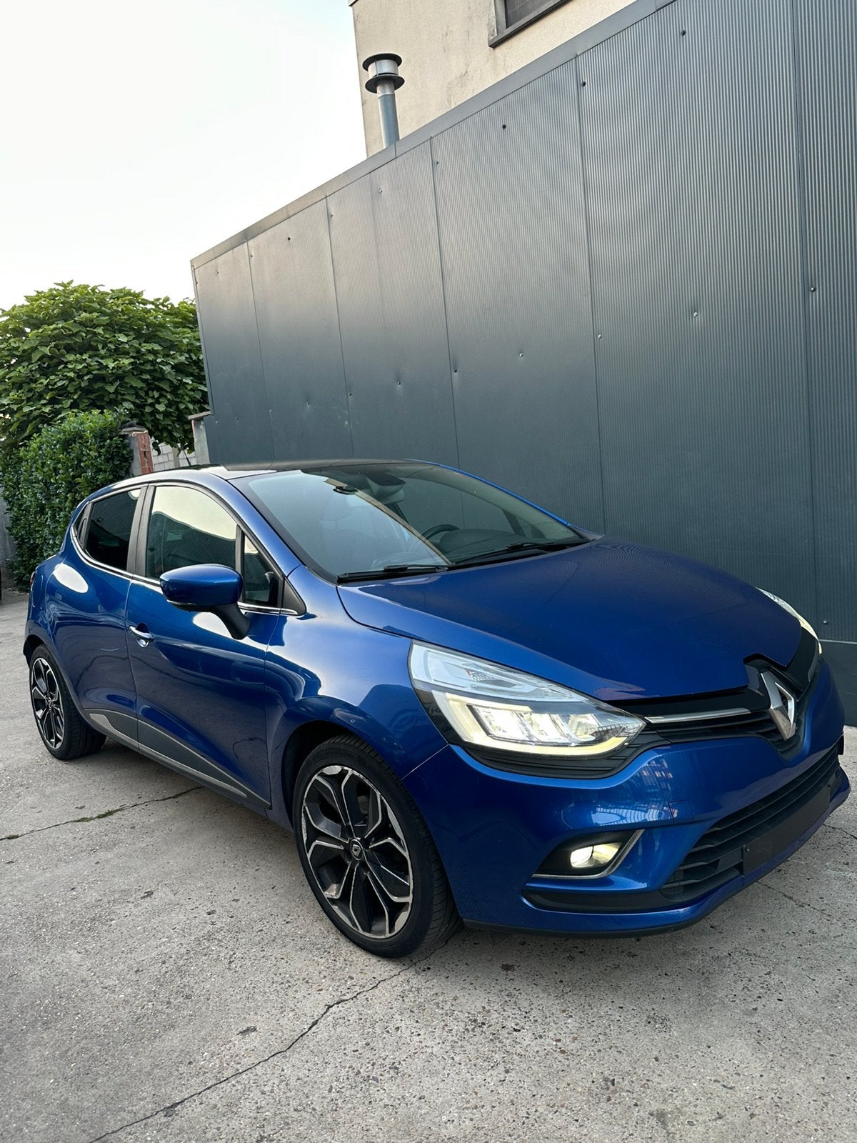 Renault Clio 0.9TCE 107.000km Bose Edition  *euro6*, Auto's, Renault, Voorwielaandrijving, Dealer onderhouden, Sportstoelen, Blauw