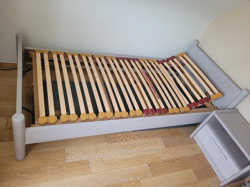 Eenpersoonsbed, Huis en Inrichting, Slaapkamer | Bedden, Ophalen, 90 cm, 200 cm, Hout