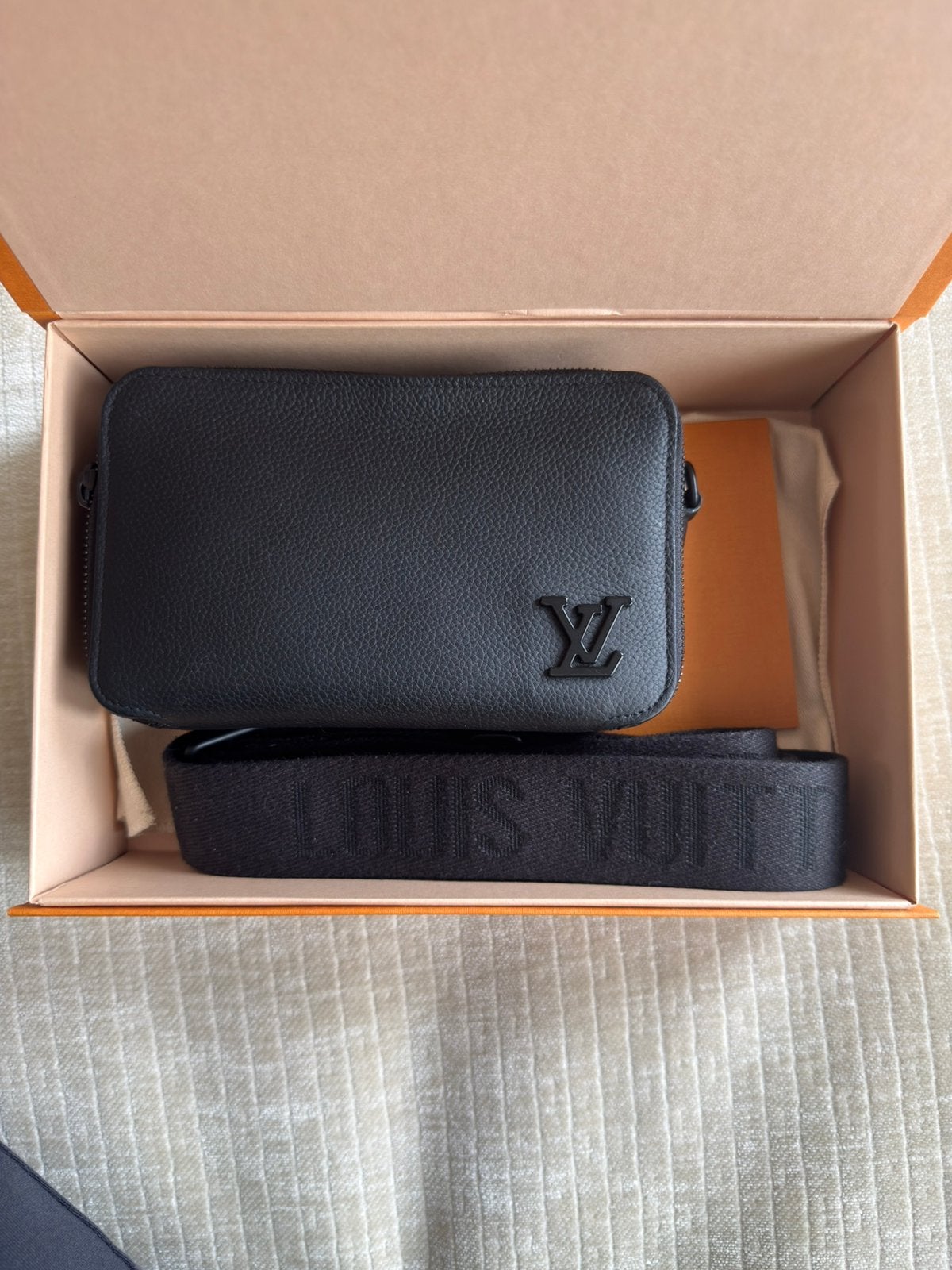 Sac Louis Vuitton, Enlèvement, Comme neuf
