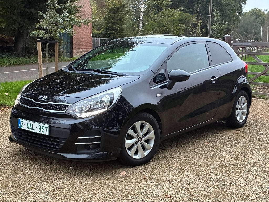 Kia Rio 1.2 benzine. Zeer mooie staat, vele opties!, Auto's, Voorwielaandrijving, Dealer onderhouden, Stof, 4 cilinders